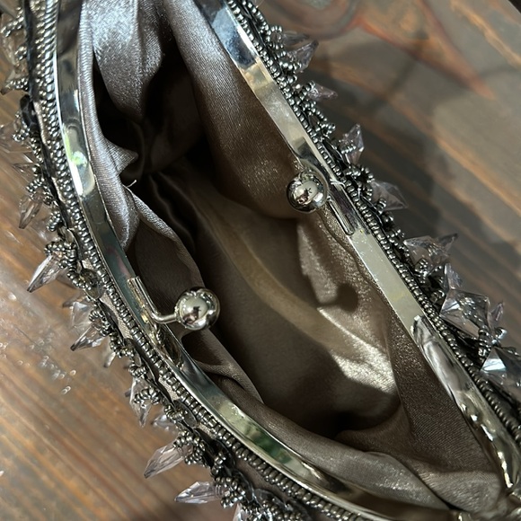 Beaded silver evening bag - Picture 2 of 4